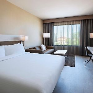Deluxe  King Room Mobility accessible